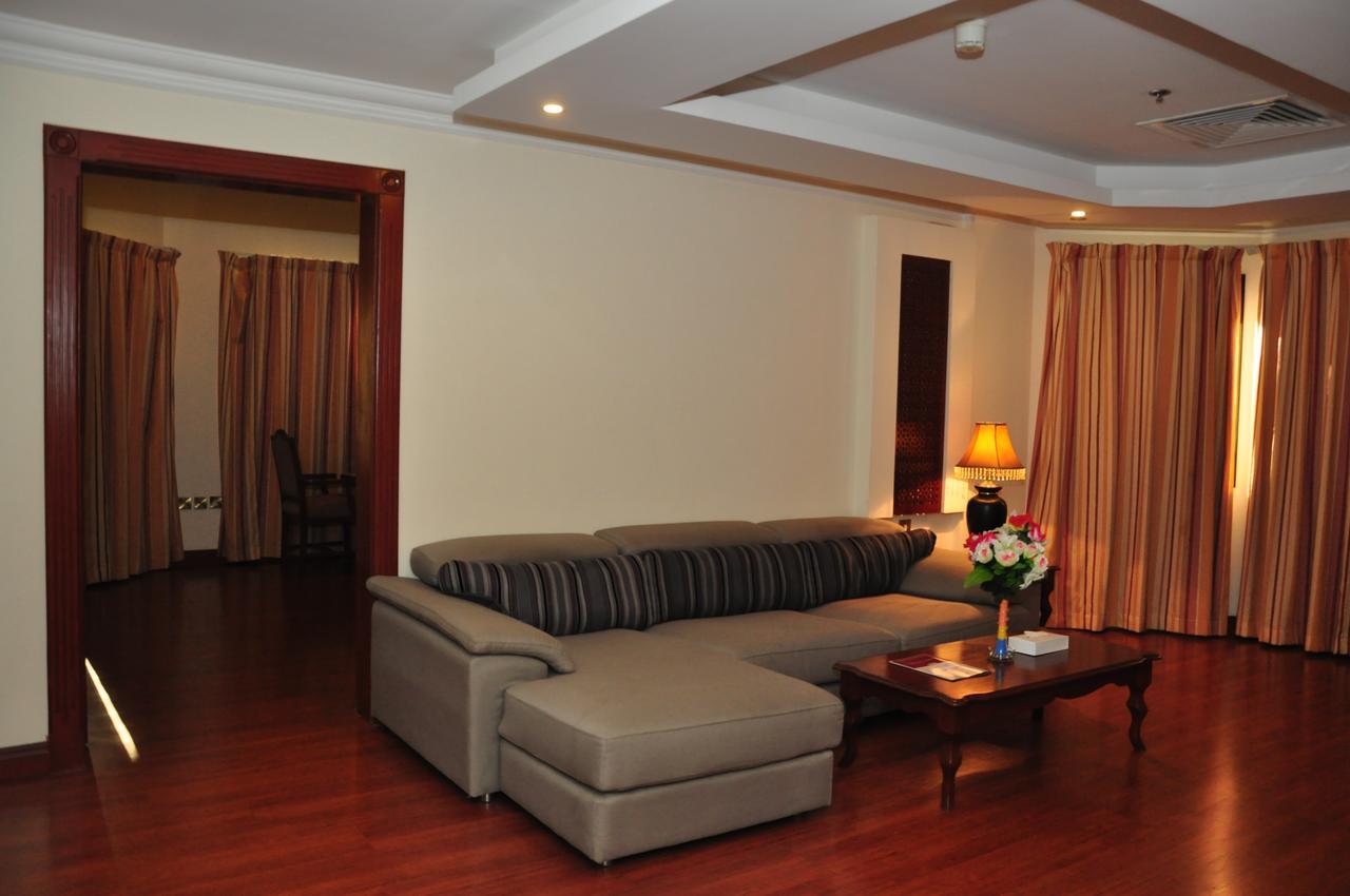 Bahrain Carlton 3*